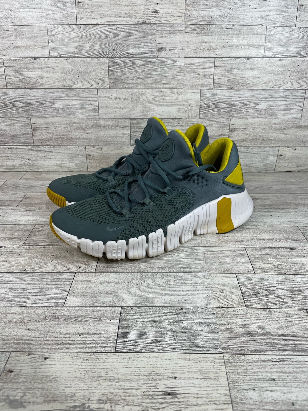 Nike Free Metcon 4 training shoes  size 11